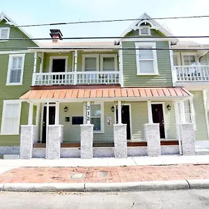 Cosy 3-bedroom Downtown Walk To Convention Center Apartment Tampa